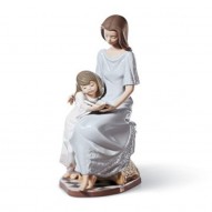 Lladro 01005457 Bedtime Story Mother Figurine