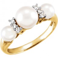 Three-Stone Ring for Pearl